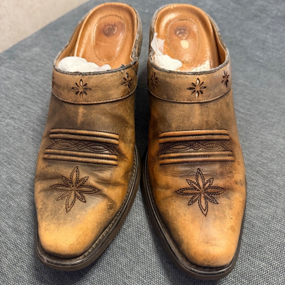 Ariat Womens Distressed Tan‎ Leather Western Mules Floral Embroidered Clogs 8.5M - Picture 2 of 6
